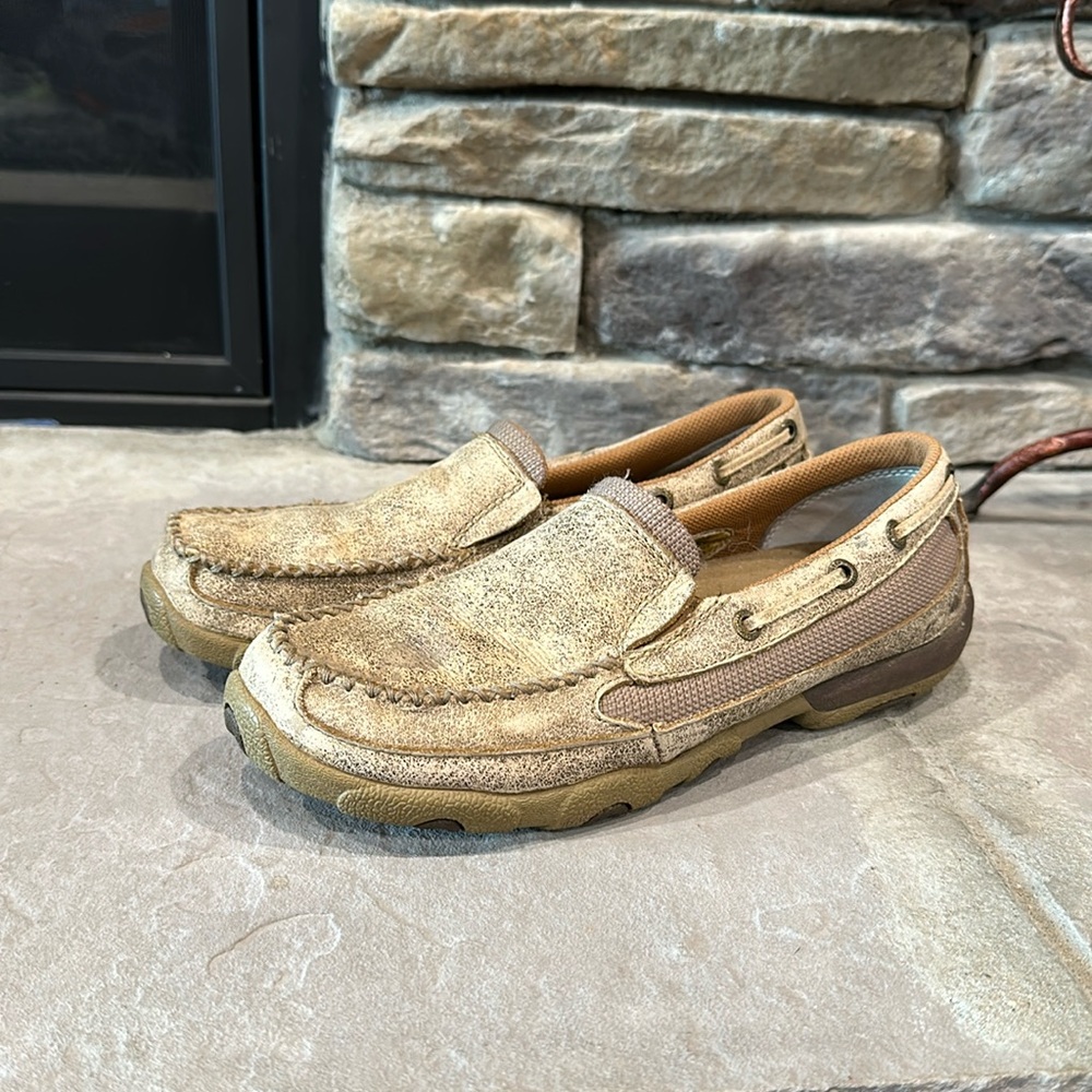 Women’s Twisted X slip on leather moccasins 8.5